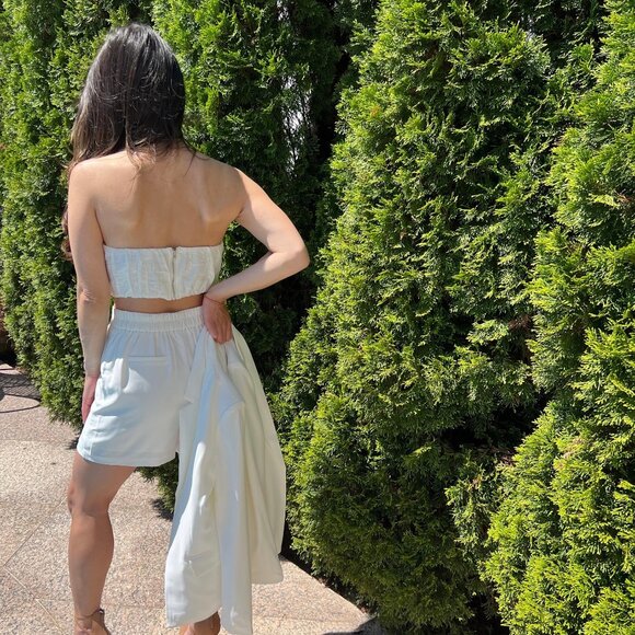 White High Waisted shorts - Picture 3 of 3